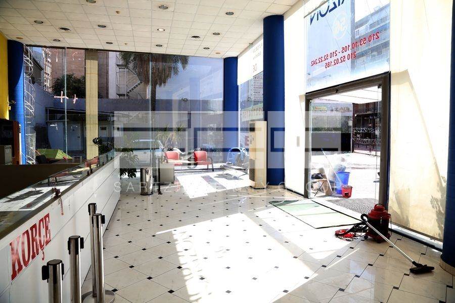 (For Rent) Commercial Showroom || Athens Center/Athens - 900 Sq.m, 12.000€ 