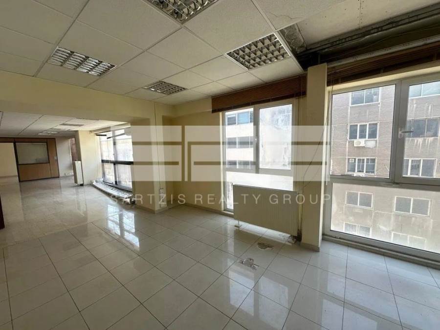 (For Rent) Commercial Office || Piraias/Piraeus - 320 Sq.m, 3.500€ 